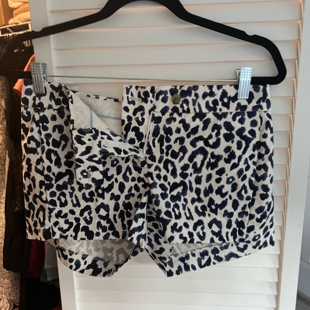 J Crew Chino Size 0 Leopard Print white/navy 11inch, 3inch inseam